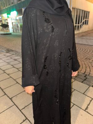 WhatsApp Image 2025-12-12 at 20.52.50 (1) Abaya
